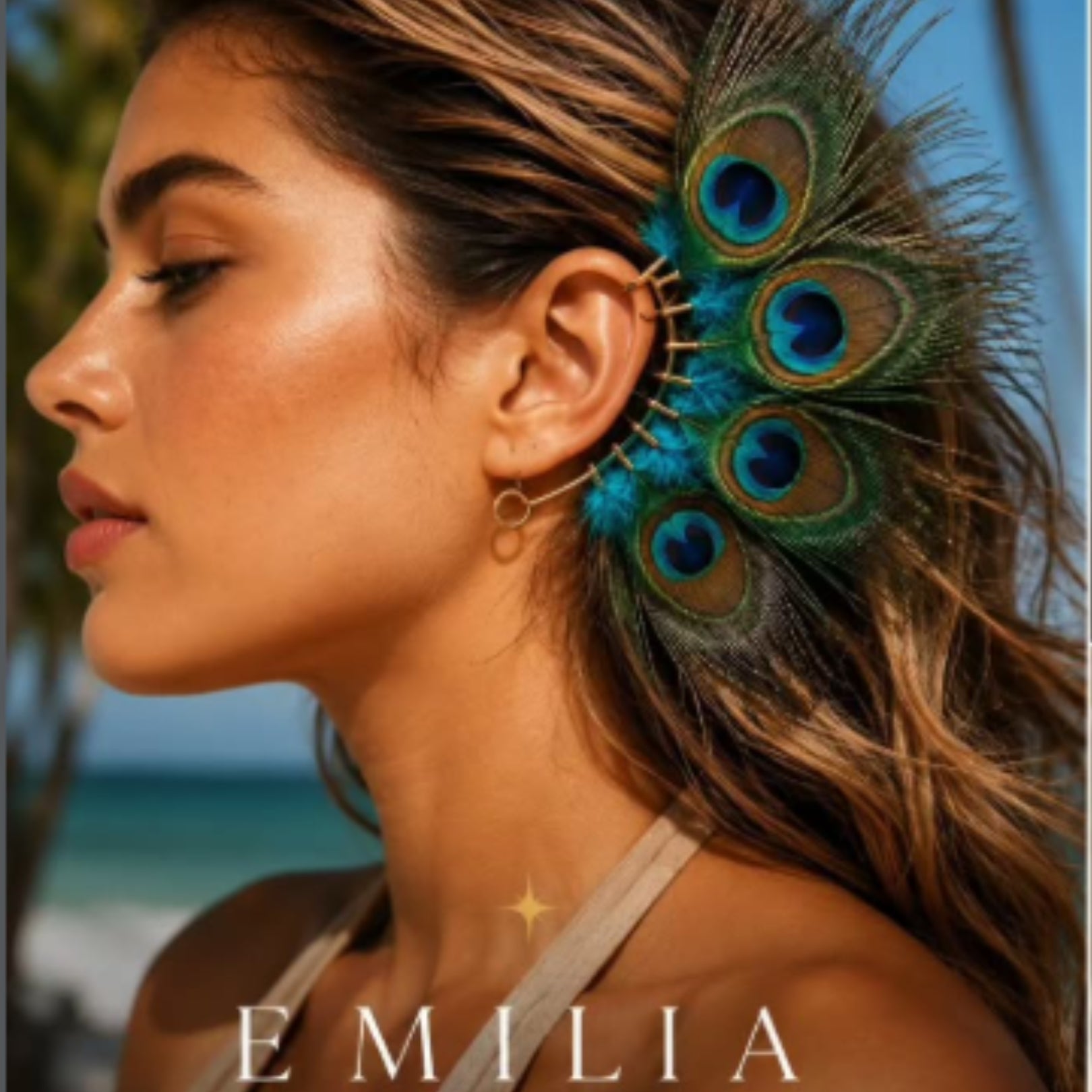Tocado para Oreja con Plumas Naturales de Pavo Real | Accesorio Elegante para Mujer