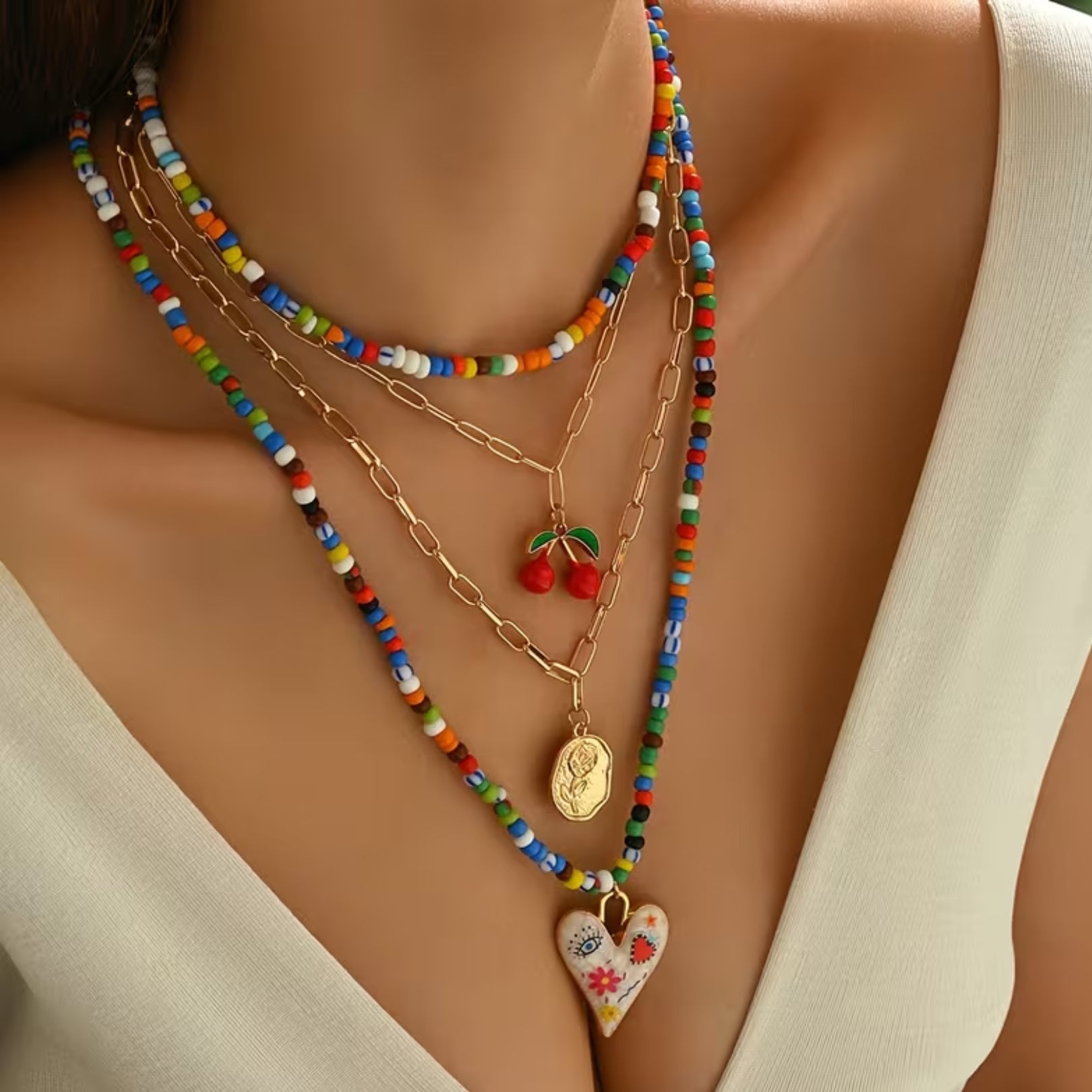 Collar Bohemio Multicapa para Mujer con Cuentas Multicolor y Dije de Cereza
