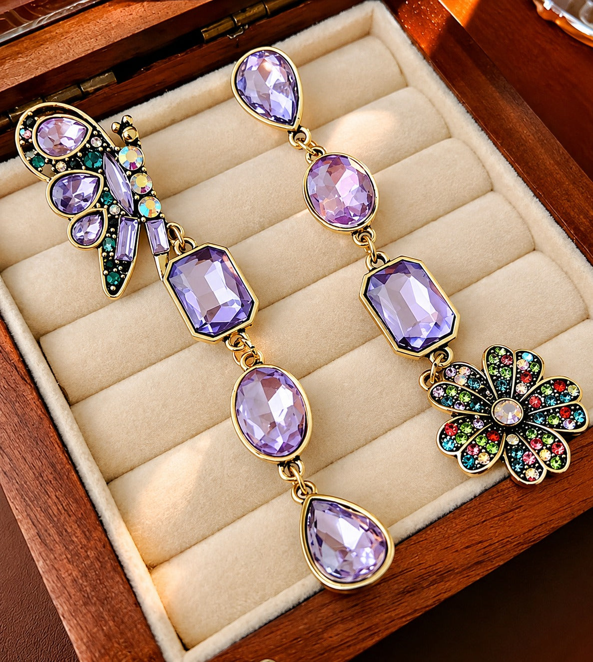 Arete De Mariposa Con Cristales Morados